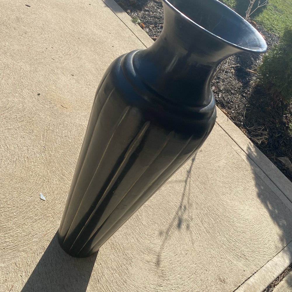 Vase - Picture 2 of 2